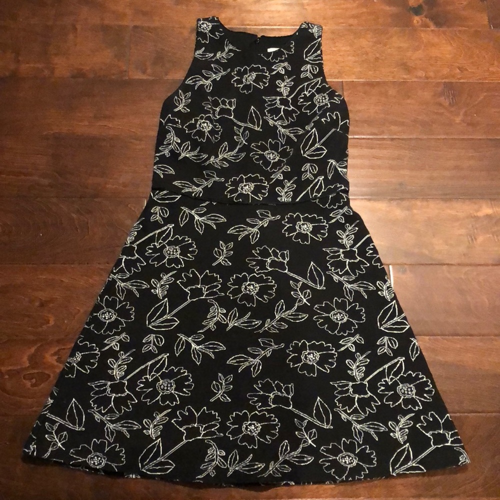 LOFT Black & White Sleeveless Dress